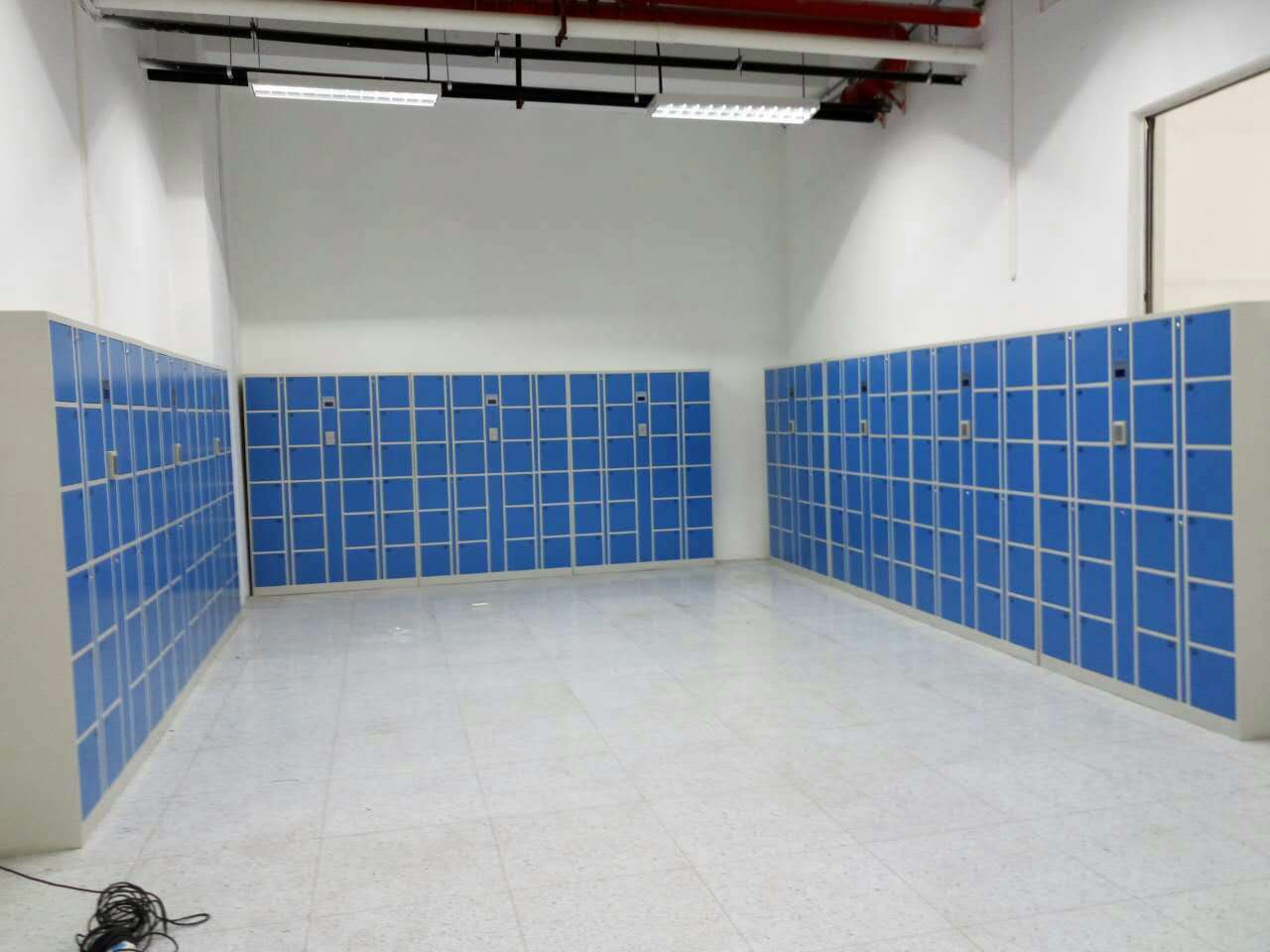 A certain listed company uses our company's networked intelligent storage cabinets